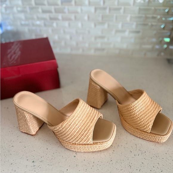 Shoes - NWT Elegant Tan Woven Raffia Platform Wedge Espadrilles Sandals Heels
